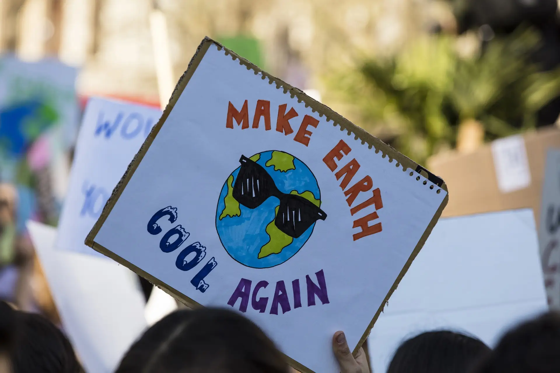 découvrez les enjeux et la réglementation actuelle sur l'énergie en france, en mettant en lumière les vérités souvent méconnues sur la législation énergétique et ses impacts sur l'environnement et la société.