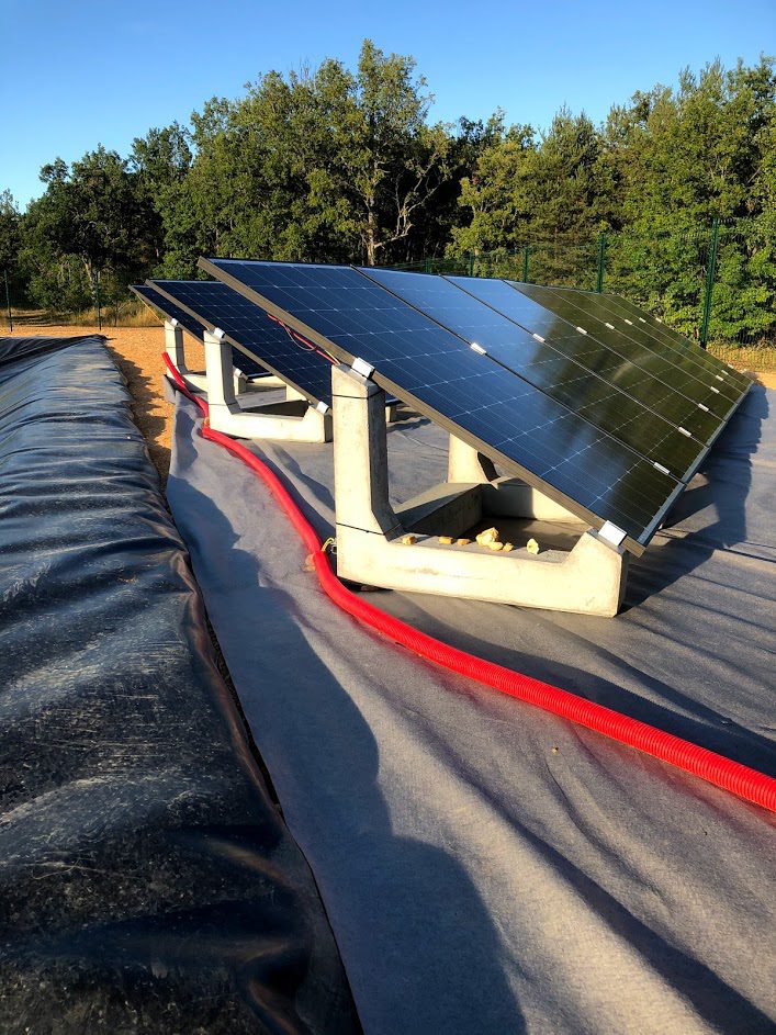 découvrez notre kit photovoltaïque agricole, conçu pour optimiser la production d'énergie renouvelable sur vos exploitations. facile à installer et performant, il vous permettra de réduire vos coûts énergétiques tout en respectant l'environnement. idéal pour les agriculteurs soucieux de leur empreinte écologique.