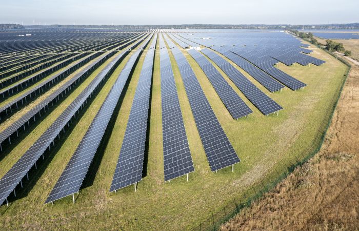 découvrez notre expertise en création de parcs photovoltaïques : des solutions durables et innovantes pour produire de l'énergie verte. transformez votre projet en réalité et contribuez à un avenir énergétique responsable.