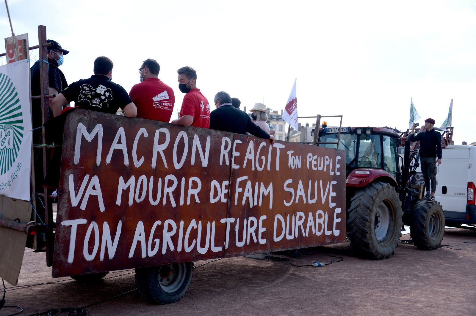 découvrez comment les jeunes agriculteurs adoptent des pratiques durables pour préserver notre planète. explorez des initiatives innovantes et des témoignages inspirants qui témoignent d'un engagement fort pour une agriculture respectueuse de l'environnement.