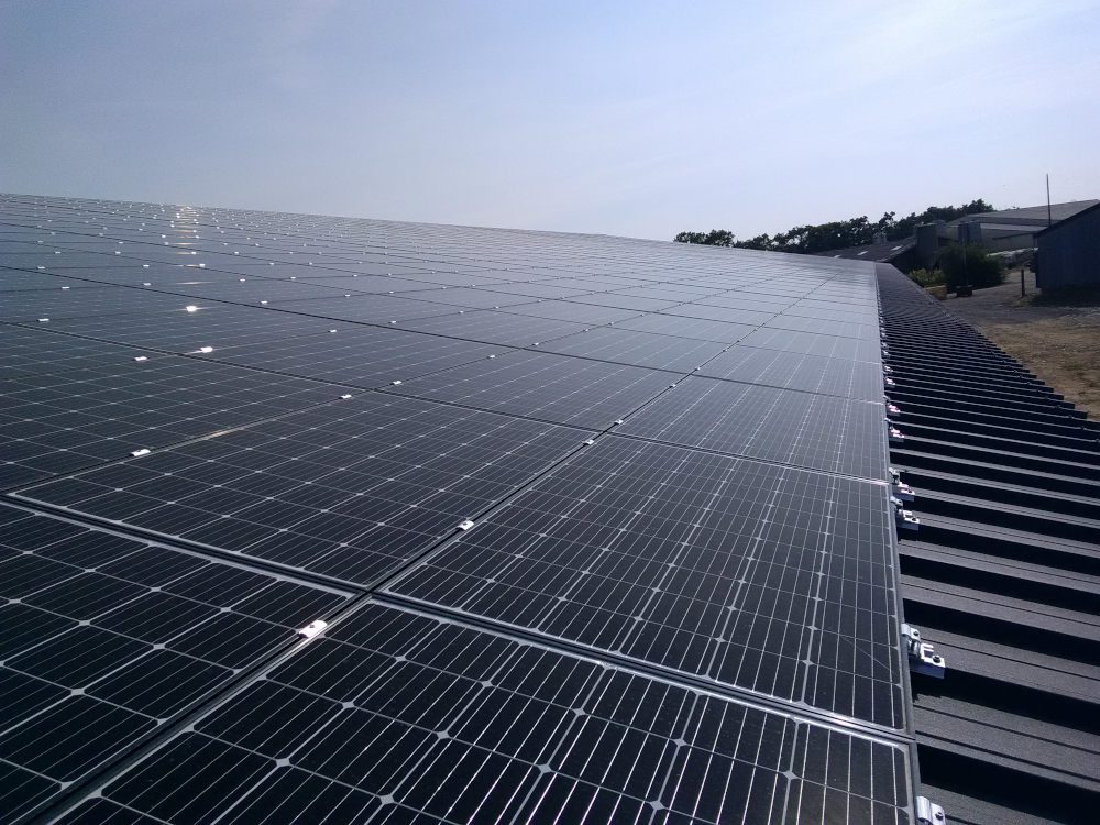 découvrez comment le stockage d'énergie dans un hangar photovoltaïque optimise votre production d'électricité, réduit vos coûts énergétiques et contribue à un avenir durable. solutions innovantes pour une gestion efficace de l'énergie solaire.