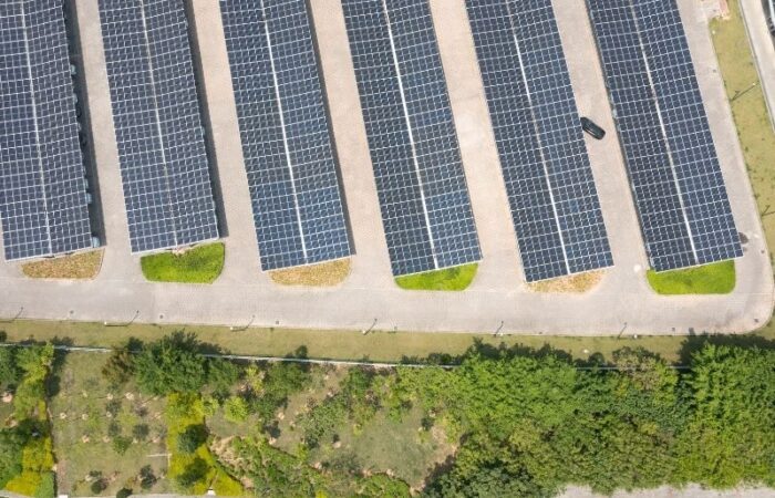 découvrez comment un hangar photovoltaïque peut garantir votre autonomie énergétique tout en réduisant vos coûts. optimisez votre espace et participez à la transition énergétique grâce à des solutions durables et efficaces.
