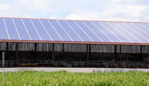 découvrez comment les bâtiments agricoles photovoltaïques dans le cantal allient agriculture durable et énergies renouvelables. transformez vos infrastructures en véritables producteurs d'énergie tout en préservant l'environnement.