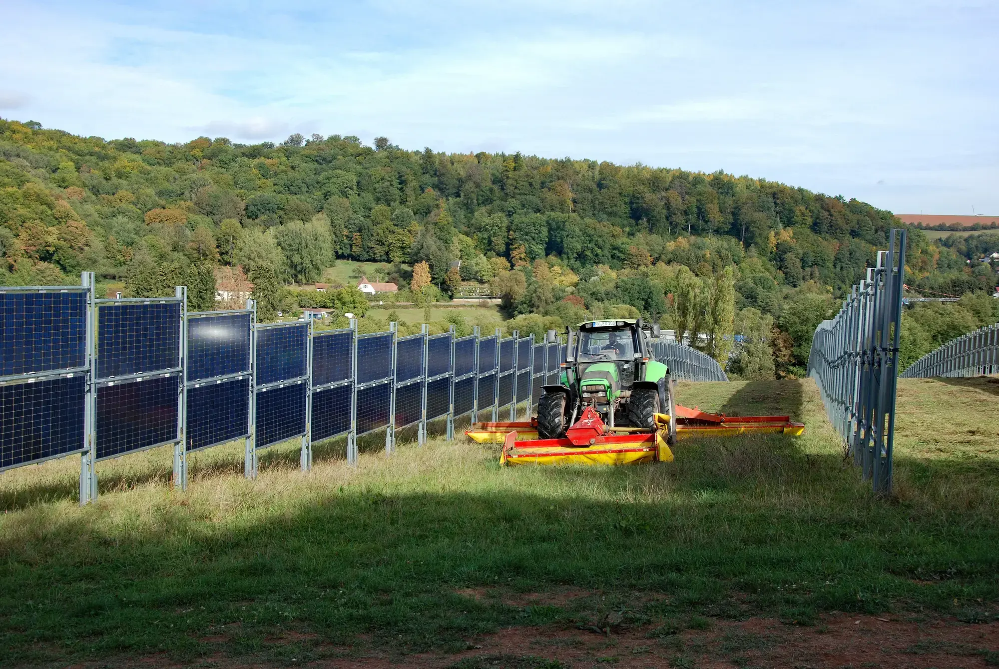 découvrez les avantages des panneaux photovoltaïques agricoles pour optimiser la production énergétique de votre exploitation tout en respectant l'environnement. profitez d'une solution durable et rentable pour moderniser votre activité agricole.