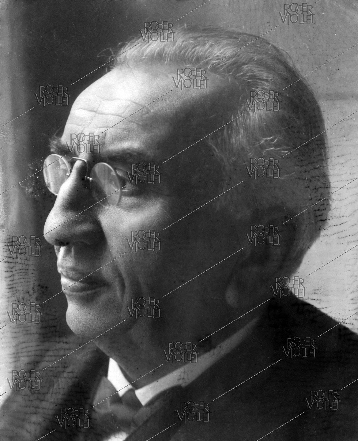 découvrez les pionniers de la lumière, ces innovateurs qui ont transformé notre compréhension des phénomènes lumineux et leur impact sur la science et la technologie. plongez dans l'histoire fascinante de ceux qui ont révolutionné notre perception et utilisation de la lumière.