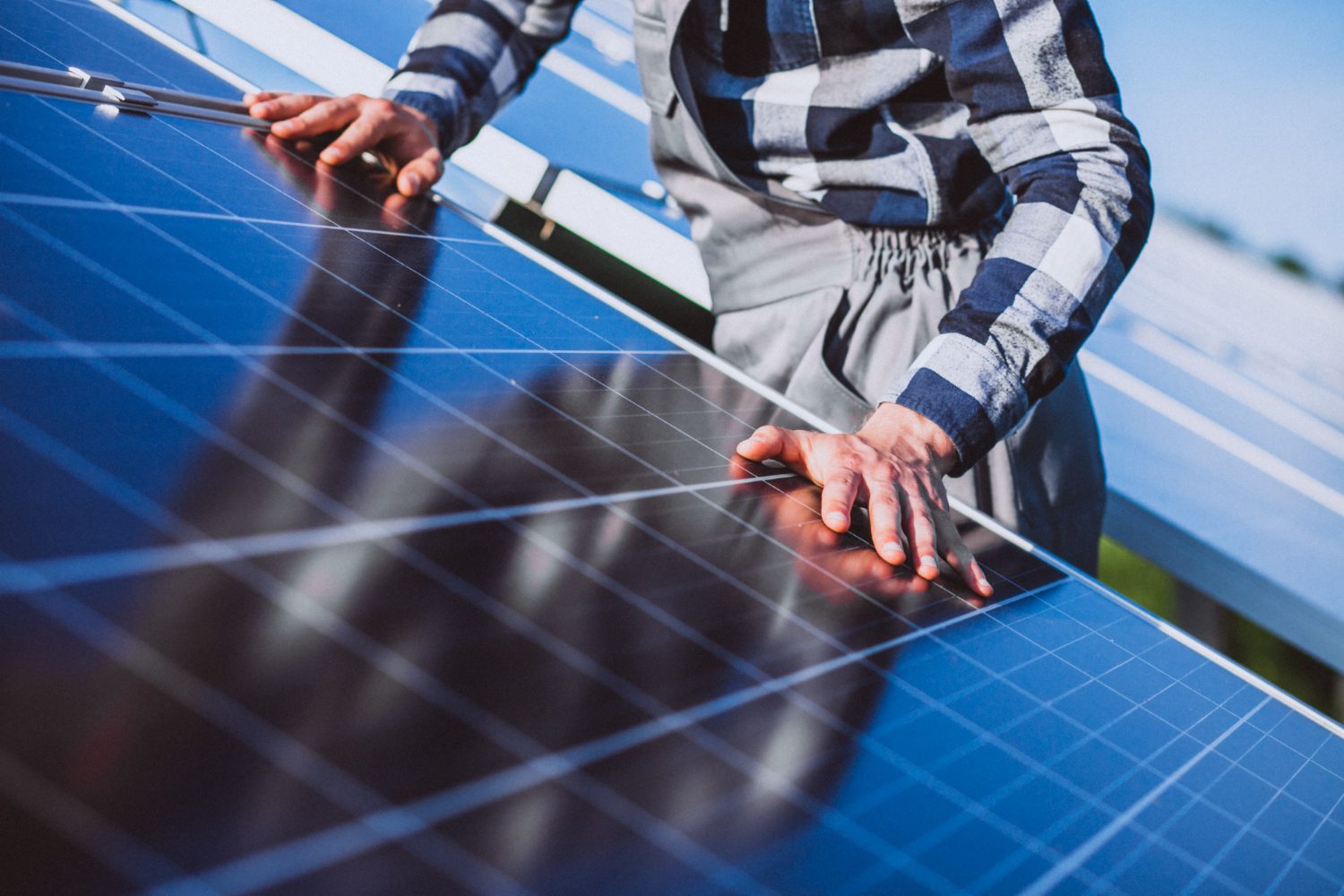 découvrez nos solutions de financement photovoltaïque pour investir dans l'énergie solaire. profitez d'un accompagnement sur mesure pour optimiser votre projet, réduire vos coûts énergétiques et contribuer à une production d'énergie durable.