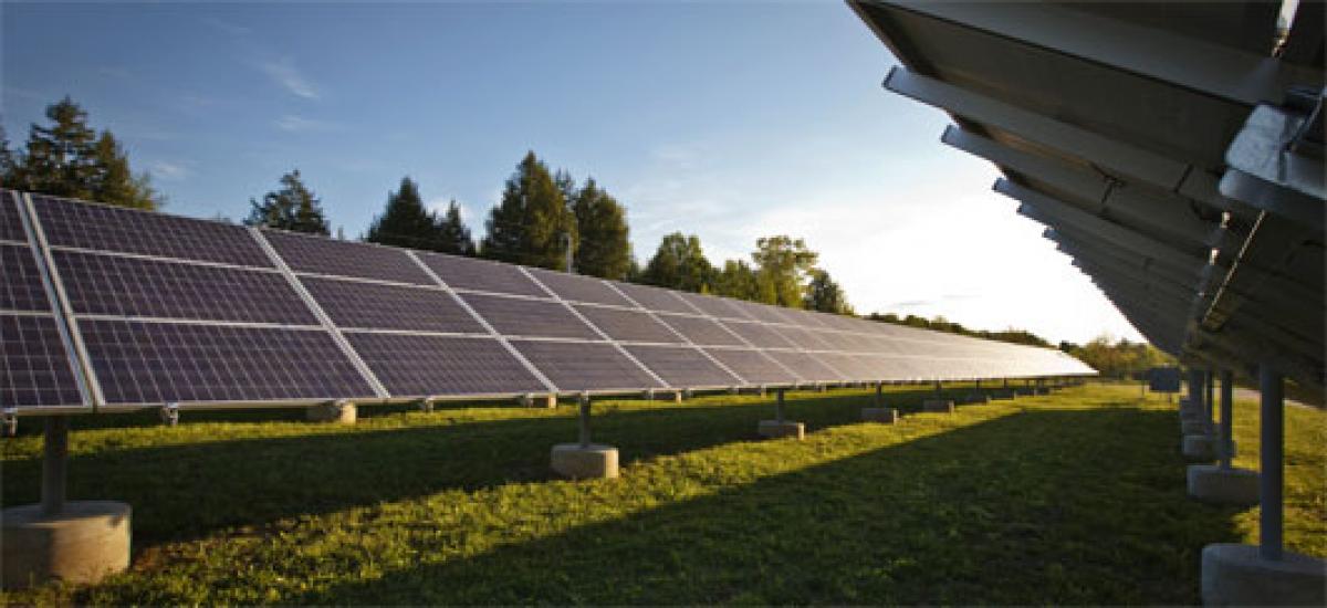 découvrez l'énergie solaire, une source d'énergie renouvelable et durable. apprenez comment elle peut réduire vos factures d'électricité, protéger l'environnement et contribuer à un avenir plus vert. explorez les avantages des panneaux solaires et les innovations technologiques qui façonnent l'avenir de l'énergie.