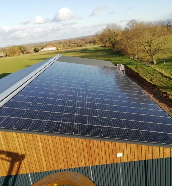 optimisez la performance de votre installation photovoltaïque grâce à notre service de maintenance de hangar. assurez la durabilité de vos panneaux solaires et maximisez votre production d'énergie avec nos solutions sur mesure.