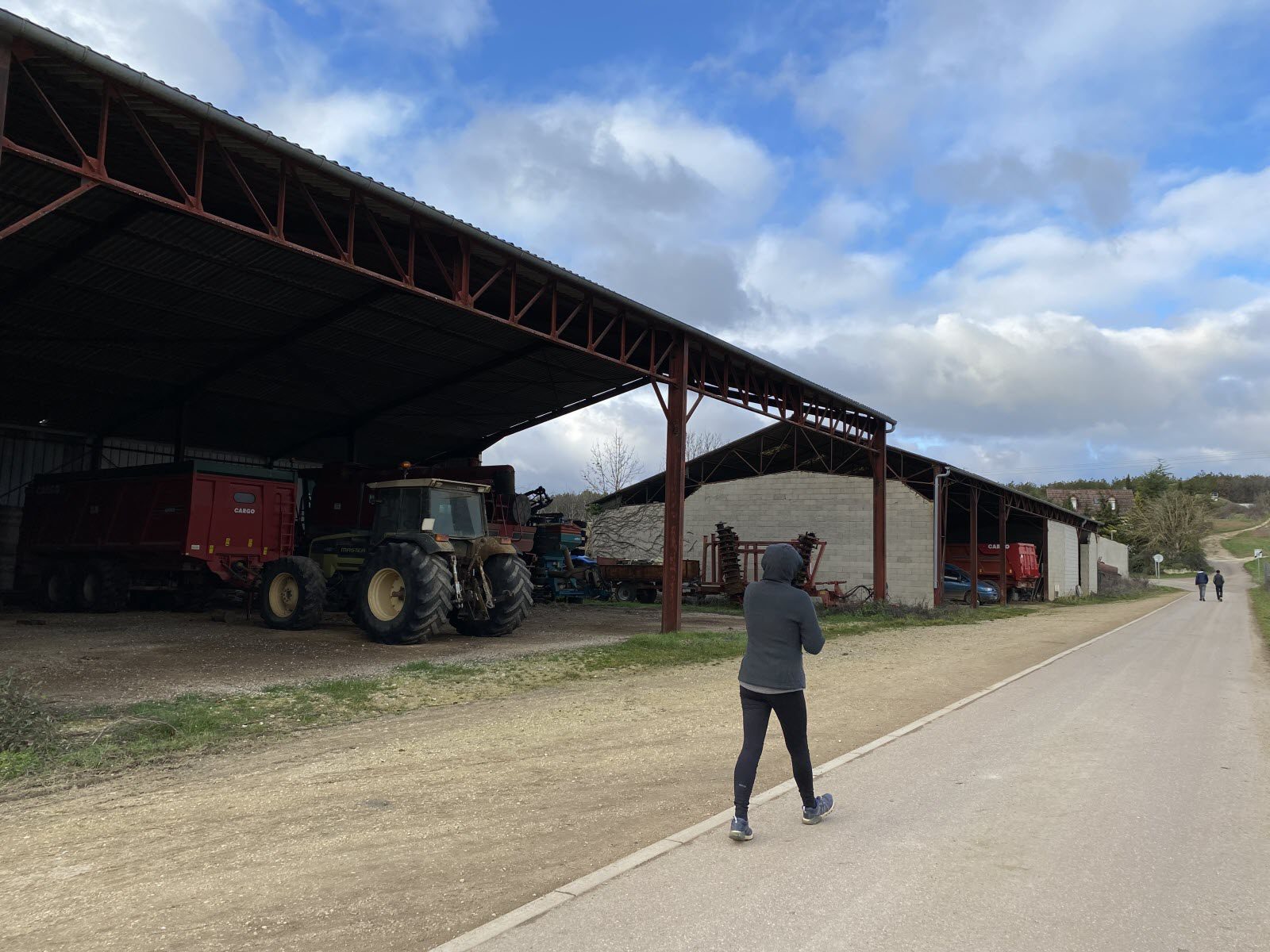 découvrez comment les hangars agricoles peuvent être des atouts pour la biodiversité. explorez des solutions écologiques pour intégrer les infrastructures agricoles dans un écosystème durable, favorisant la faune et la flore locales.