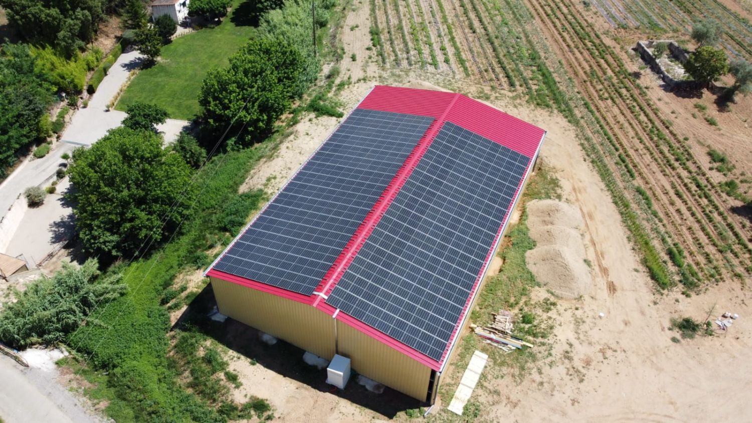 découvrez notre guide complet pour l'installation de systèmes photovoltaïques de 100 kwc. apprenez étape par étape comment maximiser votre production d'énergie solaire, choisir le bon équipement et optimiser l'empreinte carbone de votre installation tout en profitant des avantages fiscaux.