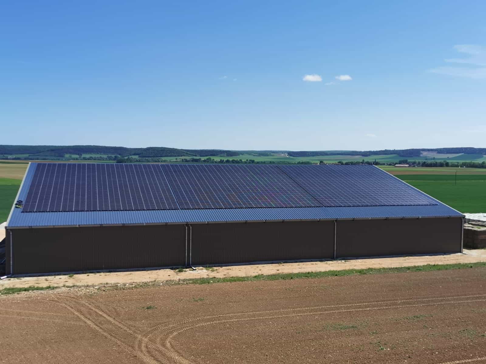 découvrez nos solutions innovantes de stockage d'énergie pour hangars, optimisant l'efficacité énergétique et garantissant un espace de travail durable. transformez votre hangar en un centre de stockage d'énergie performante.