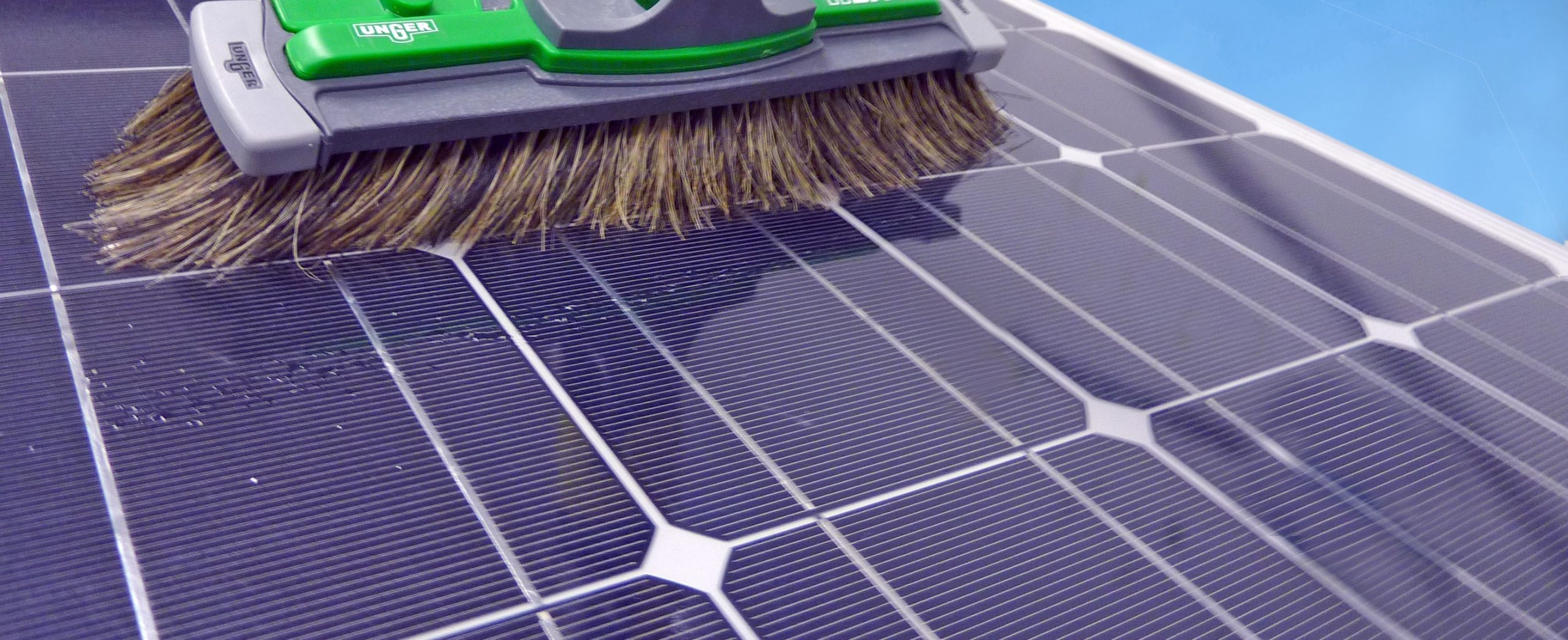 découvrez nos services de maintenance pour panneaux photovoltaïques, garantissant une performance optimale et une durabilité prolongée de votre installation solaire. profitez d'une expertise reconnue et d'un suivi personnalisé pour maximiser votre production d'énergie.
