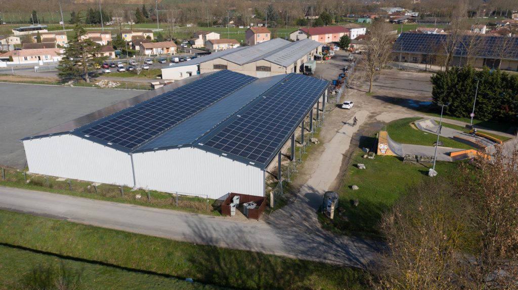 découvrez comment obtenir un panneau solaire gratuit et réduire votre facture d'électricité. profitez des aides gouvernementales et des initiatives écologiques pour rendre votre foyer plus durable tout en réalisant des économies.