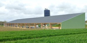 découvrez le roi du hangar photovoltaïque : des solutions innovantes pour maximiser votre production d'énergie solaire tout en optimisant l'espace de votre entreprise. transformez votre hangar en une centrale énergétique durable et économisez sur vos factures d'électricité !