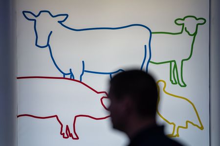 découvrez les innovations de l'élevage intelligent, une approche moderne qui allie technologie et durabilité pour optimiser la production animale tout en respectant le bien-être des animaux et l'environnement.