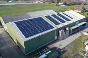 découvrez nos services d'entretien pour hangars photovoltaïques. assurez le bon fonctionnement et la longévité de vos installations avec des experts en maintenance spécialisée. profitez d'une performance optimale de vos panneaux solaires et maximisez votre rendement énergétique.