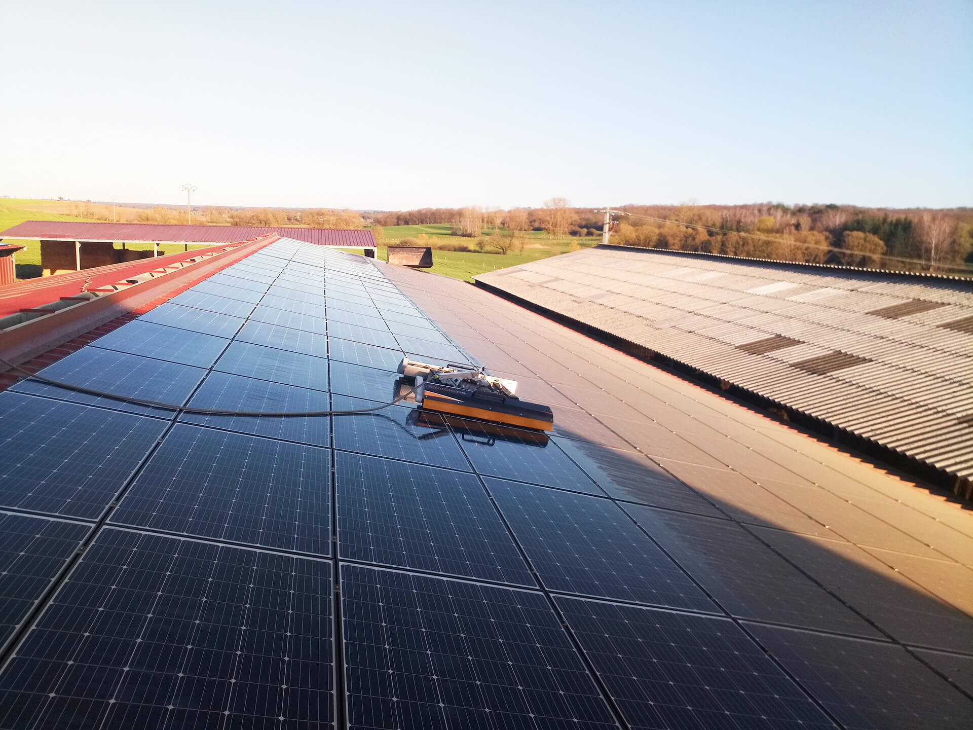 découvrez l'impact des hangars photovoltaïques sur l'environnement et l'économie, ainsi que leur rôle essentiel dans la transition énergétique. explorez comment ces structures innovantes optimisent l'utilisation des espaces tout en générant une énergie renouvelable durable.