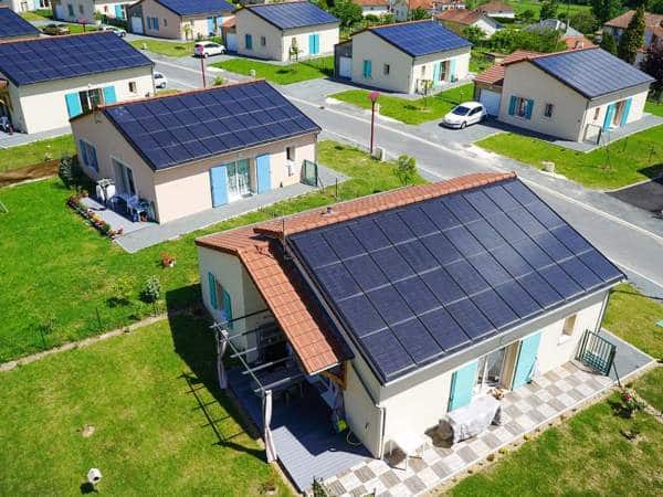 découvrez comment installer des panneaux photovoltaïques pour profiter d'une énergie renouvelable et réduire vos factures d'électricité. suivez nos conseils pratiques et explorez les étapes essentielles pour une installation réussie et durable.