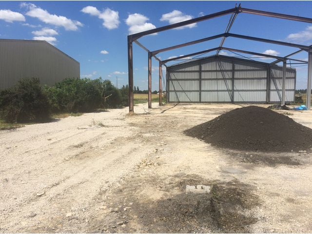 découvrez les prix des hangars agricoles adaptés à vos besoins. comparez les options disponibles, profitez de conseils d'experts et choisissez la solution idéale pour optimiser votre exploitation agricole.