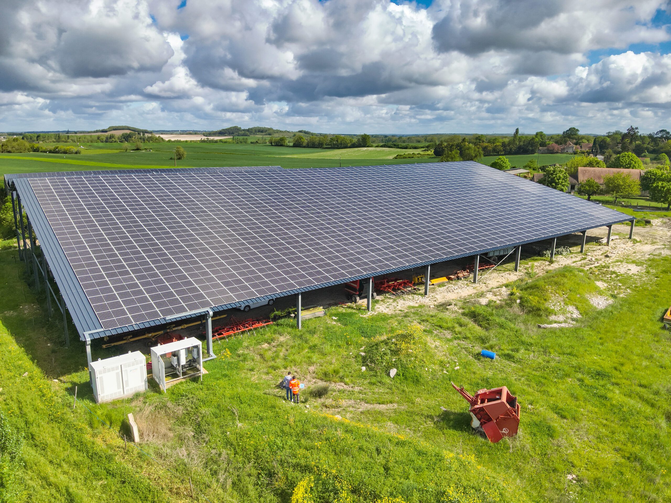 découvrez notre ferme photovoltaïque dédiée à la production d'énergie solaire durable. suivez notre engagement pour un avenir écologique en investissant dans une énergie propre et renouvelable, tout en contribuant à la réduction des émissions de co2.