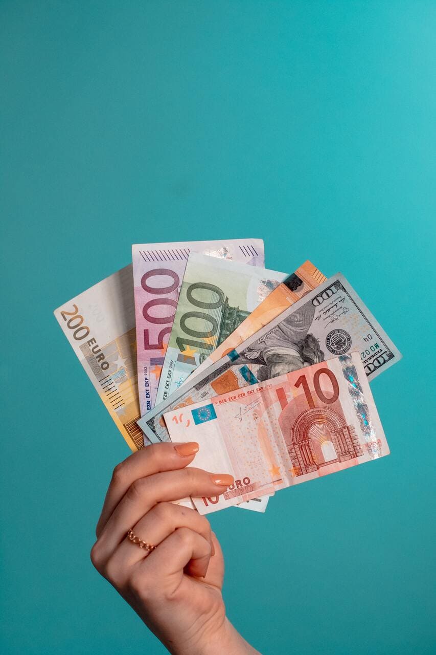 découvrez les différentes aides étatiques disponibles pour l'installation de panneaux solaires en france. maximisez votre investissement et contribuez à la transition énergétique grâce à des subventions, des crédits d'impôt et d'autres soutiens financiers.