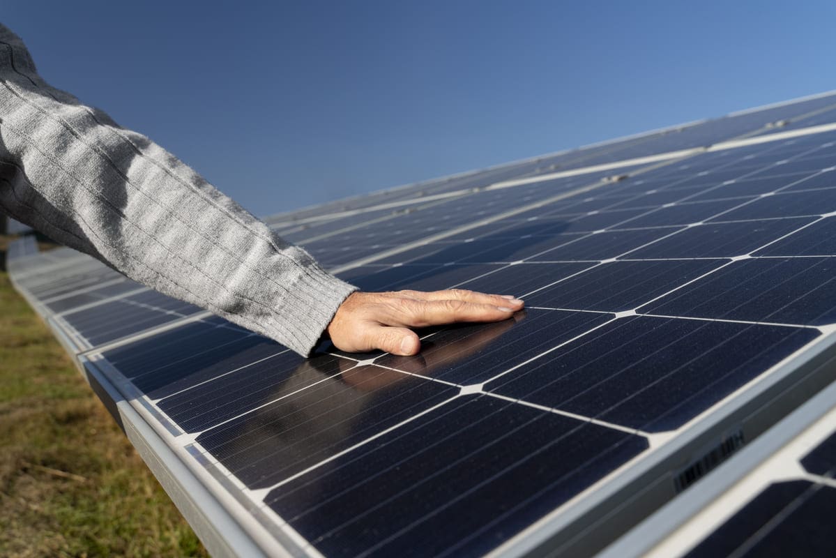 découvrez les différentes options d'aide photovoltaïque en occitanie pour financer votre projet d'énergie solaire. maximisez vos économies et faites le plein d'énergie renouvelable tout en bénéficiant de subventions et d'accompagnements adaptés à votre situation.
