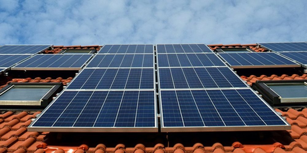 découvrez les différentes aides disponibles pour l'installation de panneaux solaires en france. profitez des subventions, crédits d'impôt et autres dispositifs pour réduire le coût de votre projet d'énergie renouvelable et contribuer à la transition écologique.