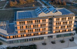 découvrez albioma, un acteur clé dans le secteur des énergies renouvelables, engagé à fournir des solutions durables et innovantes pour un avenir plus vert. explorez notre expertise dans la biomasse et le solaire, et rejoignez-nous dans notre mission pour une transition énergétique réussie.