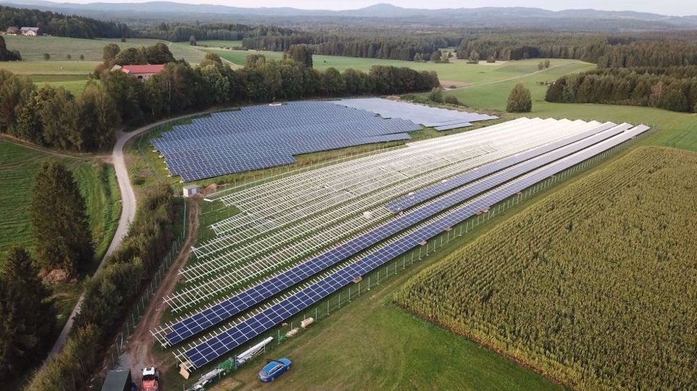 découvrez les avantages des fermes solaires : une source d'énergie renouvelable, réduction des émissions de co2, création d'emplois locaux et contribution à l'autonomie énergétique. informez-vous sur l'impact positif des fermes solaires pour l'environnement et l'économie.