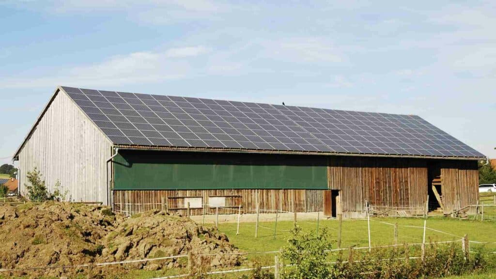 découvrez les nombreux avantages d'un hangar photovoltaïque, une solution innovante pour maximiser l'espace, réduire les coûts énergétiques et promouvoir une agriculture durable. profitez d'une production d'énergie renouvelable tout en protégeant vos équipements et vos cultures.