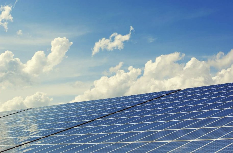 découvrez les nombreux avantages d'un site photovoltaïque, notamment la réduction des factures d'électricité, l'impact environnemental positif grâce à l'énergie renouvelable et les incitations financières disponibles. investir dans le photovoltaïque, c'est choisir un avenir plus durable tout en réalisant des économies substantielles.