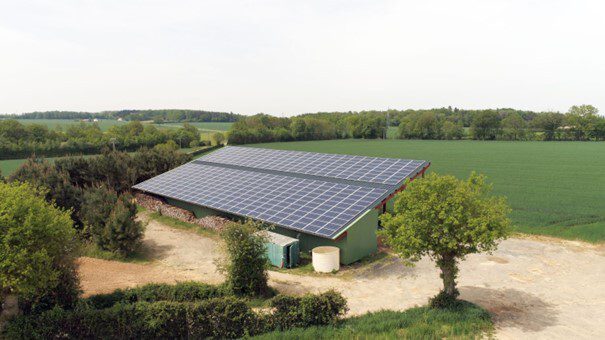 découvrez l'avenir des hangars photovoltaïques : une solution innovante pour produire une énergie propre tout en optimisant l'espace. explorez les bénéfices écologiques et économiques de cette technologie prometteuse qui réinvente l'agriculture et l'industrie.