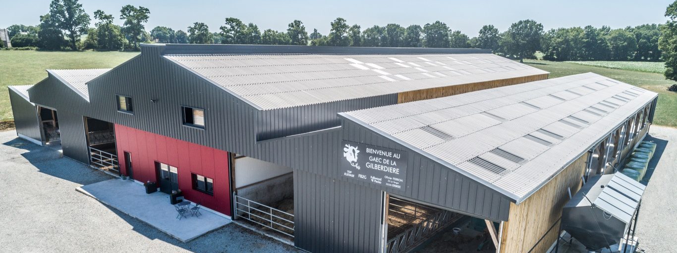 découvrez comment transformer un bâtiment agricole en une habitation durable, intégrant des techniques écologiques et des matériaux respectueux de l'environnement pour un confort optimal et une empreinte carbone réduite.