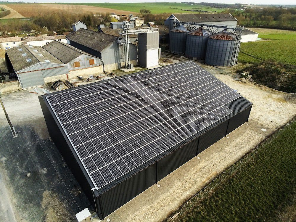 découvrez comment un bâtiment photovoltaïque durable peut réduire votre empreinte carbone tout en optimisant la production d'énergie renouvelable. explorez les avantages écologiques et économiques de ces constructions innovantes.