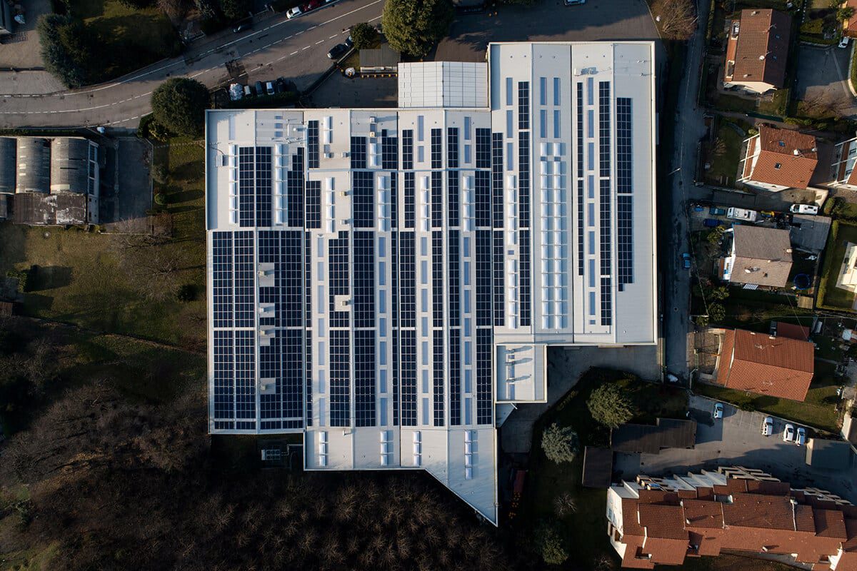 découvrez nos solutions innovantes de bâtiments photovoltaïques de 300 kwc, parfaites pour optimiser votre consommation d'énergie et réduire votre empreinte carbone. adoptez une énergie durable et économisez sur vos factures d'électricité grâce à des installations performantes et respectueuses de l'environnement.