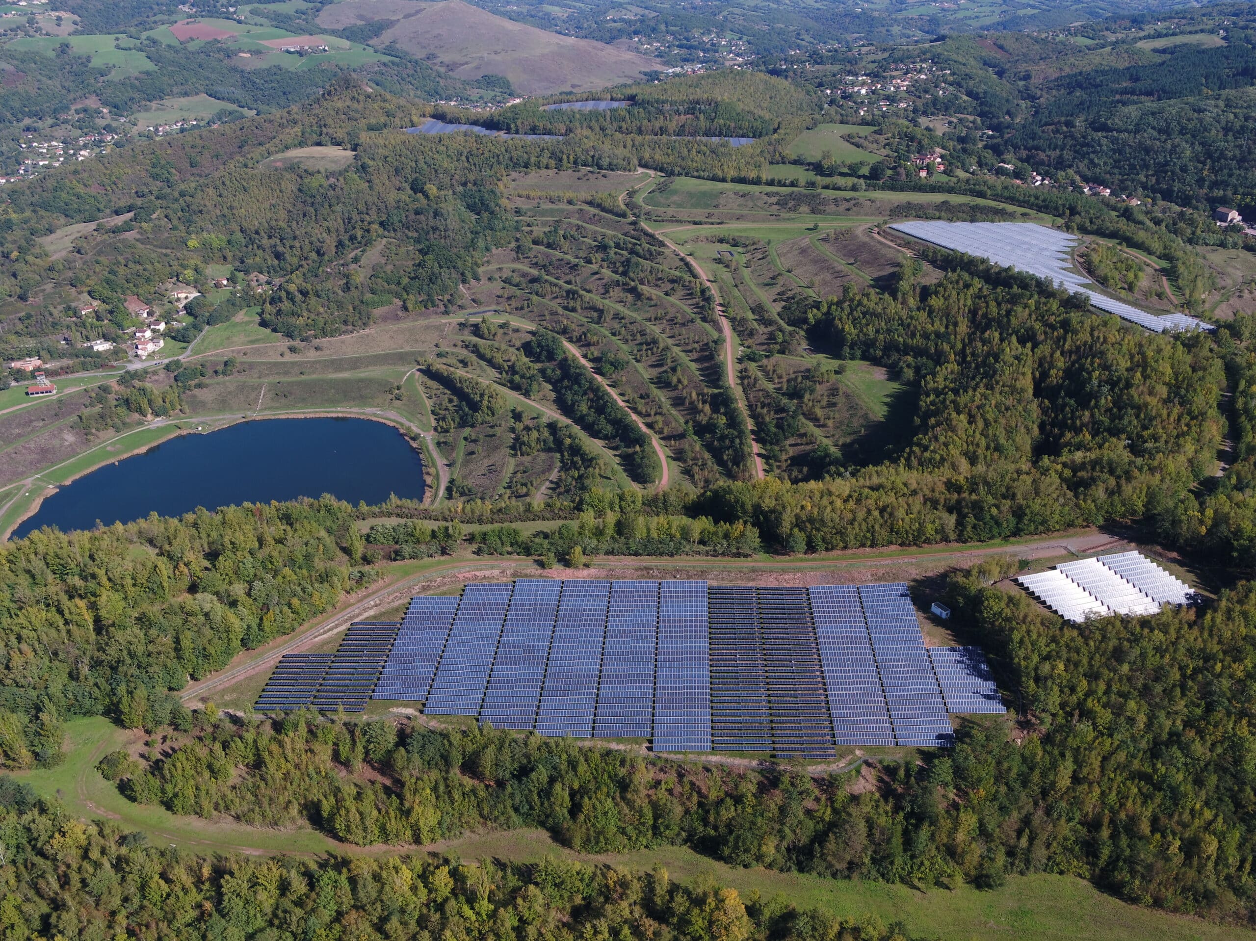 découvrez comment une centrale solaire transforme l'énergie du soleil en électricité durable, contribuant ainsi à un avenir énergétique plus propre et responsable. explorez les avantages des centrales solaires pour l'environnement et l'économie.