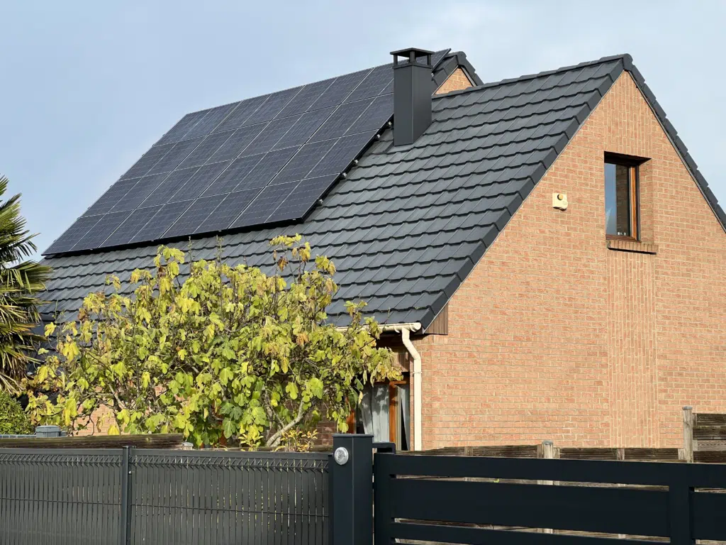 découvrez comment choisir le bon installateur de panneaux solaires pour votre projet énergétique. optimisez votre investissement en suivant nos conseils pratiques, en comparant les devis et en vérifiant les certifications des professionnels. assurez-vous une installation efficace et durable.