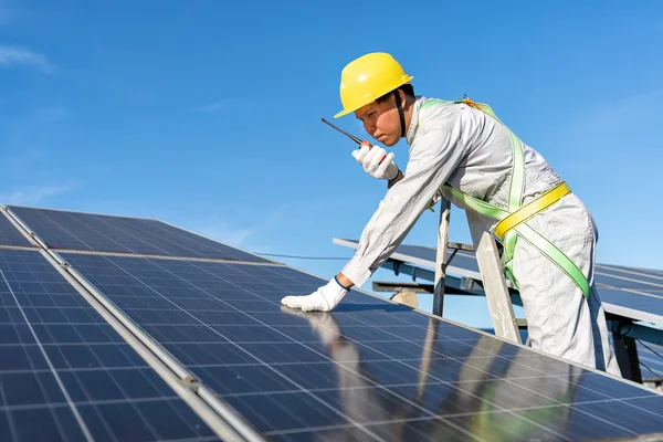 découvrez comment choisir le bon installateur de panneaux solaires pour maximiser votre rendement énergétique. obtenez des conseils pratiques, comparez les offres et faites un investissement durable pour votre avenir.