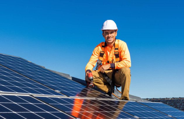 découvrez comment choisir le bon installateur photovoltaïque pour votre projet solaire. comparez les qualifications, les avis clients et les garanties pour optimiser votre investissement dans les panneaux solaires.