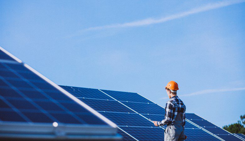 découvrez comment choisir les meilleurs installateurs de panneaux solaires pour votre projet. obtenez des conseils pratiques et des critères essentiels pour garantir une installation efficace et durable.