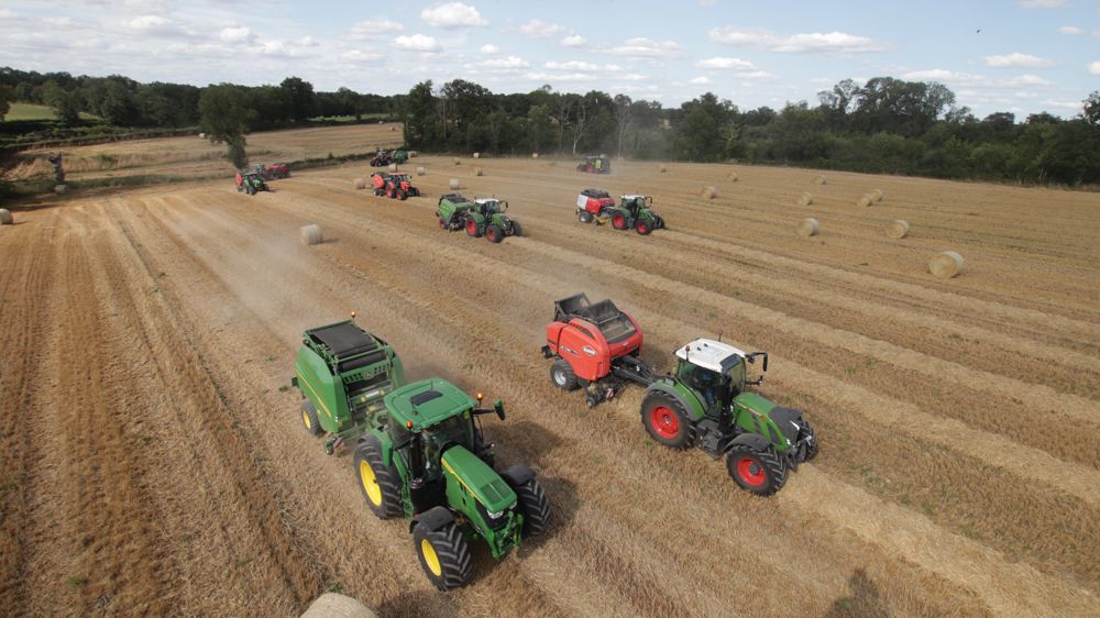 découvrez notre comparatif détaillé sur l'agriculture en ferme lumineuse. explorez les avantages, les techniques innovantes et les résultats des fermes utilisant l'éclairage optimisé pour améliorer la production et la durabilité. informez-vous sur les meilleures pratiques pour tirer le meilleur parti de ces méthodes agricoles modernes.