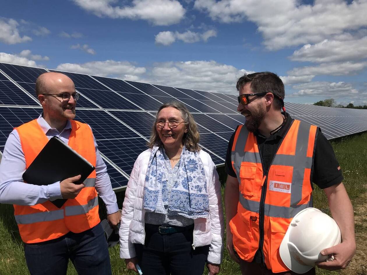 découvrez notre comparatif des opérateurs solaires pour choisir le meilleur fournisseur d'énergie photovoltaïque. analysez les offres, les prix, et les services pour faire un choix éclairé et optimiser votre investissement en énergie renouvelable.
