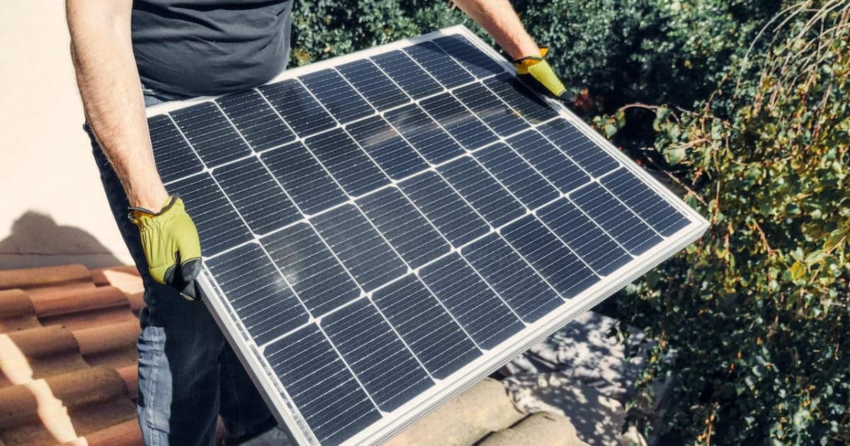 découvrez notre comparatif des panneaux solaires pour vous aider à choisir la meilleure option selon vos besoins. comparez les performances, les prix et les caractéristiques de différents modèles afin d'optimiser votre investissement énergétique.