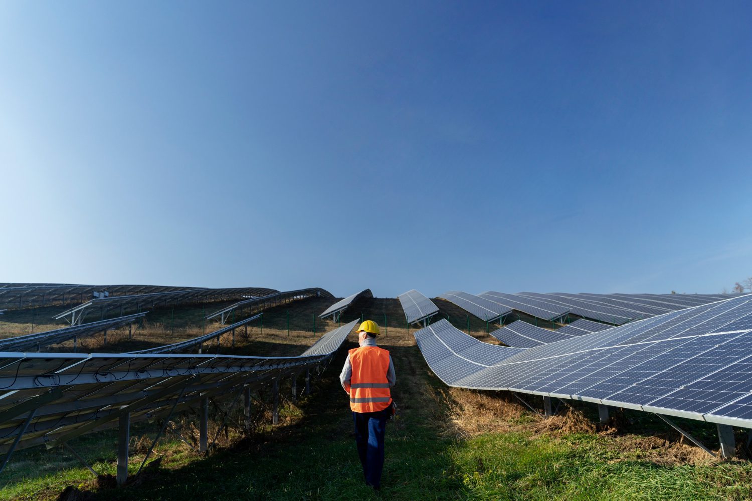 découvrez notre comparatif complet des panneaux terrestres : performances, coûts, avantages et inconvénients. trouvez le modèle qui répond le mieux à vos besoins et optimisez votre investissement en énergie renouvelable.