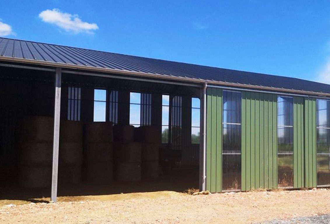 découvrez notre expertise en construction de bâtiments agricoles, alliant durabilité et fonctionnalité. nous vous accompagnons dans la réalisation de vos projets, que ce soit des hangars, des écuries ou des silos, avec des solutions adaptées à vos besoins spécifiques.