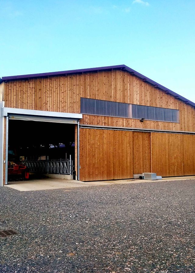 découvrez nos services spécialisés dans la construction de bâtiments agricoles, alliant performance, durabilité et respect des normes. optimisez vos espaces de travail et d'élevage grâce à des solutions adaptées à vos besoins.
