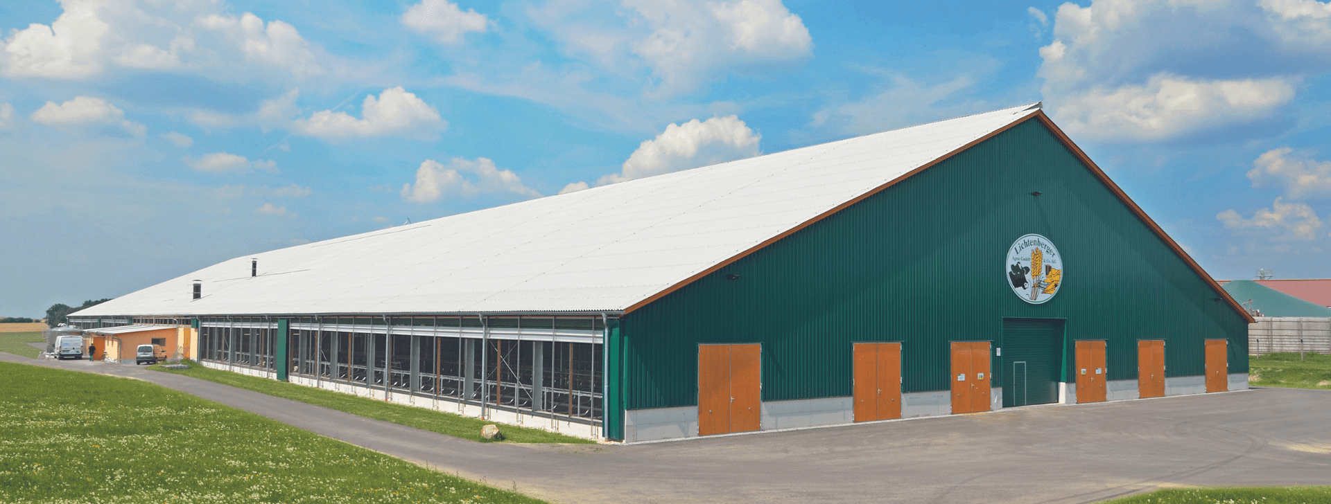 découvrez nos expertise en construction de bâtiments agricoles adaptés à vos besoins. que ce soit pour des exploitations agricoles, des hangars ou des locaux de stockage, nous offrons des solutions durables et personnalisées pour optimiser votre production.