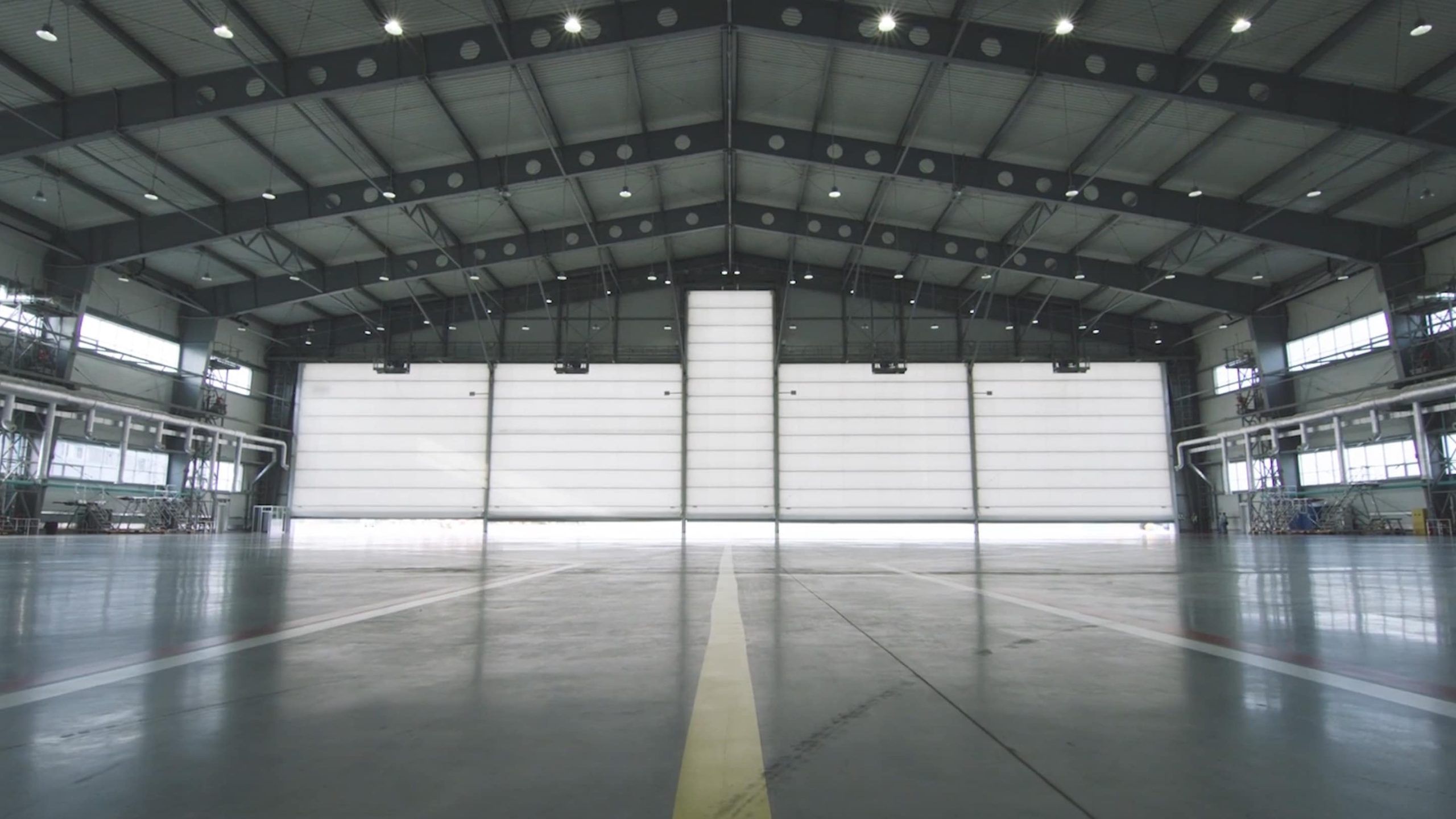 découvrez nos services de construction de hangars sur mesure, adaptés à vos besoins professionnels. que ce soit pour le stockage, l'agriculture ou l'industrie, nous vous garantissons une structure robuste, durable et conforme aux normes en vigueur.
