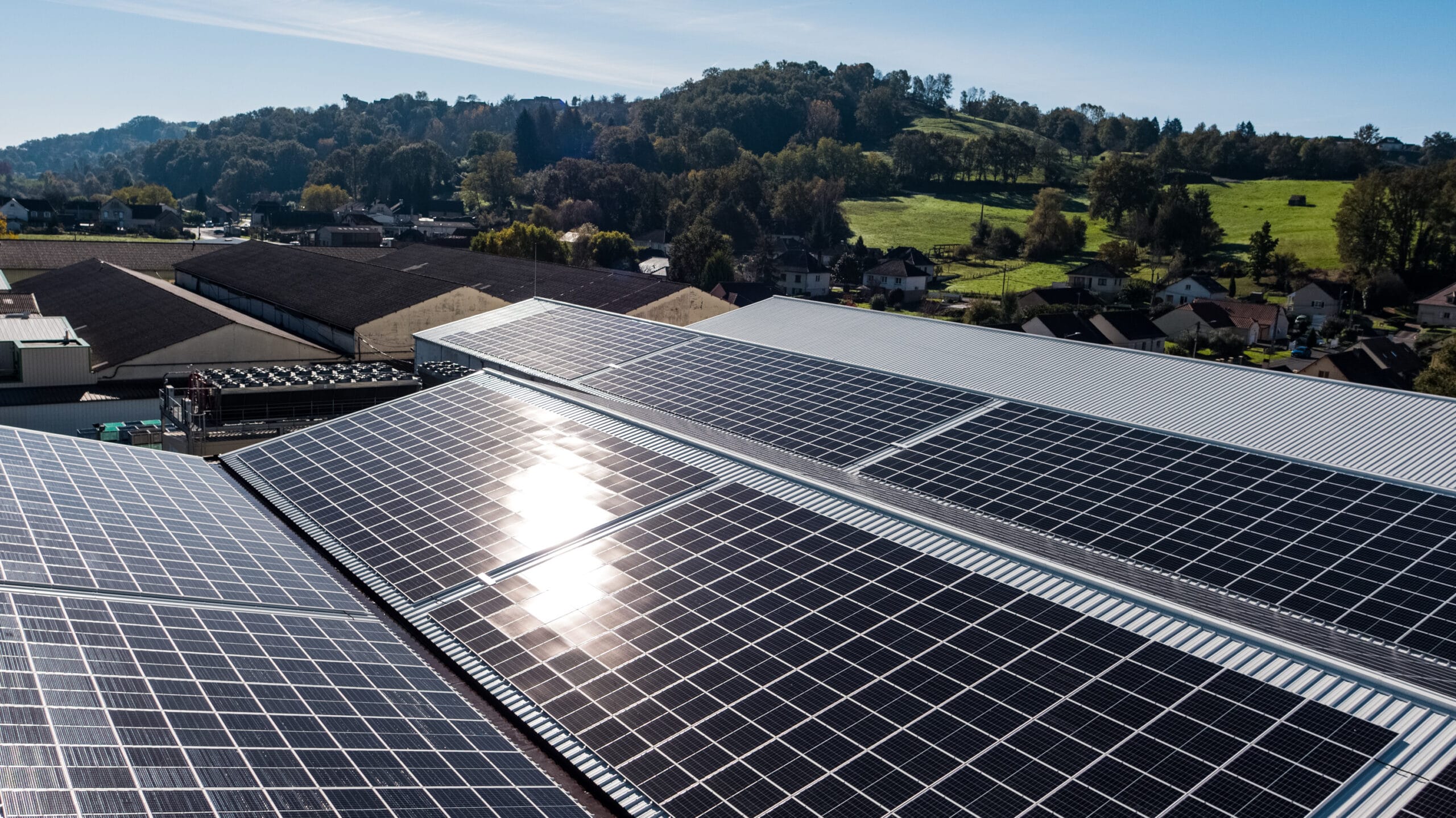 découvrez comment les coopératives et les hangars photovoltaïques s'unissent pour promouvoir l'énergie durable. apprenez les avantages économiques, environnementaux et sociaux de ces structures solaires innovantes qui dynamisent l'agriculture et soutiennent les communautés locales.