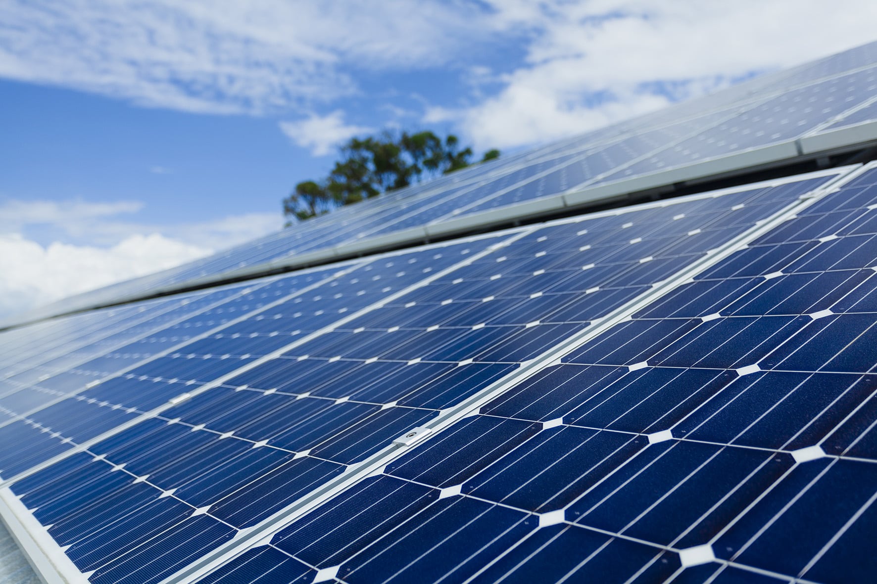 découvrez les facteurs influençant le coût d'une centrale photovoltaïque, y compris les équipements, l'installation et l'entretien. informez-vous sur les économies d'énergie et les avantages environnementaux liés à l'énergie solaire.